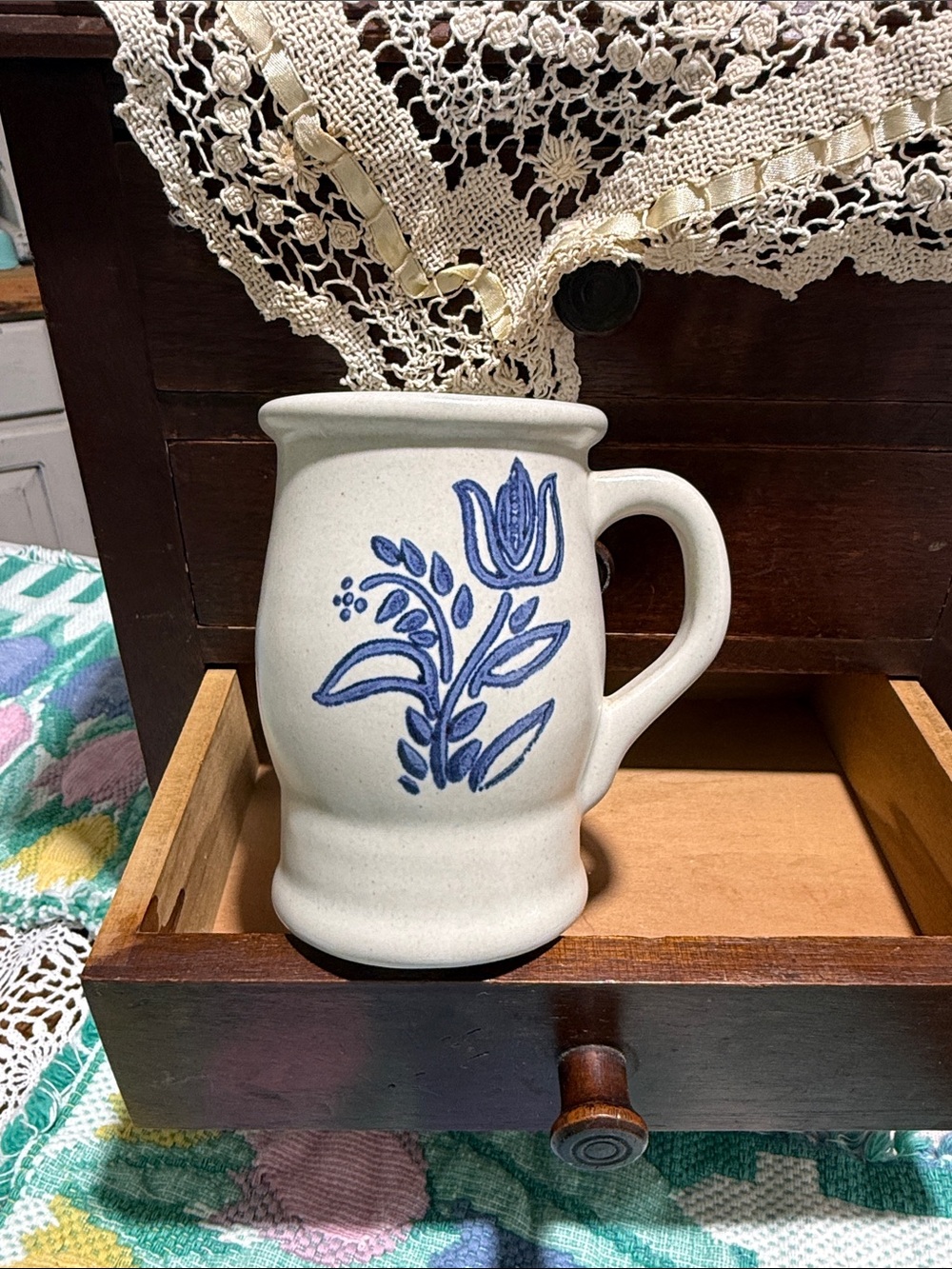 vintage Pfaltzgraff Yorktowne stoneware mug
